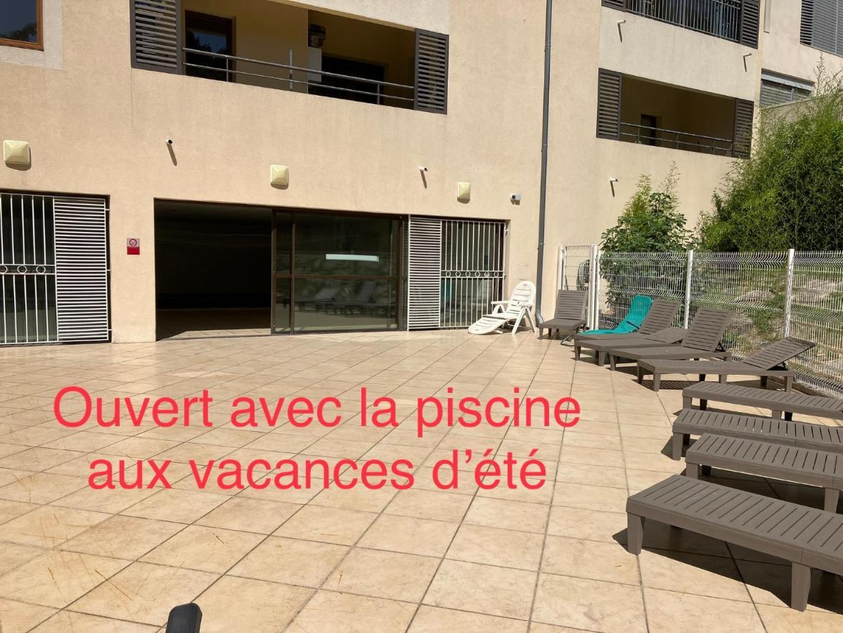 Superbe Appartement A Uzes Avec Place De Parking מראה חיצוני תמונה